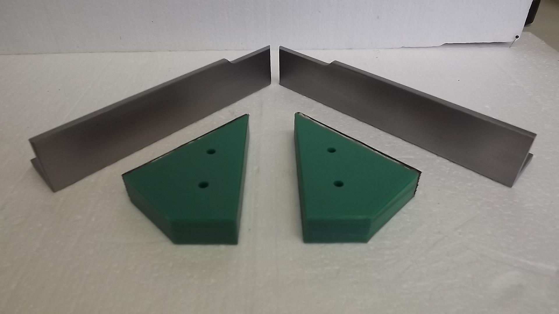 A043 Fixed fence and special horizontal clamps for high and narrow profiles